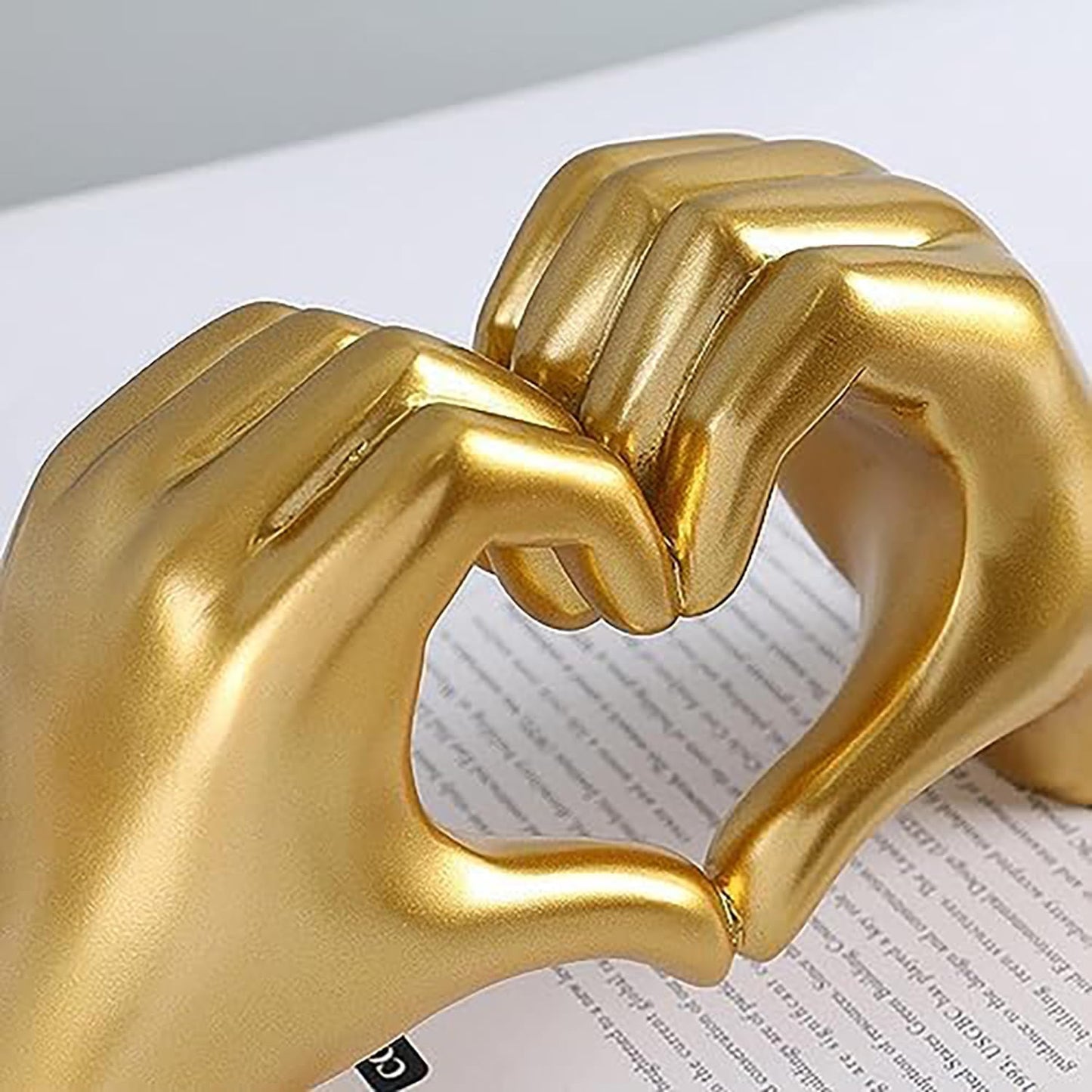 Christmas Gold Gesture Statue Decoration Home Decor Bookshelf Coffee Table Heart Hand Sculpture Decorations Unique Birthday for Girls Sisters Girlfriend Mom Teacher Valentine Day Gifts