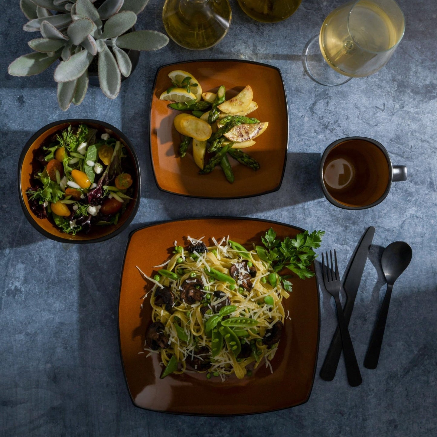 Gibson Soho Lounge Square Reactive Glaze Dinnerware Set, Red, Service for 4 (16pcs)