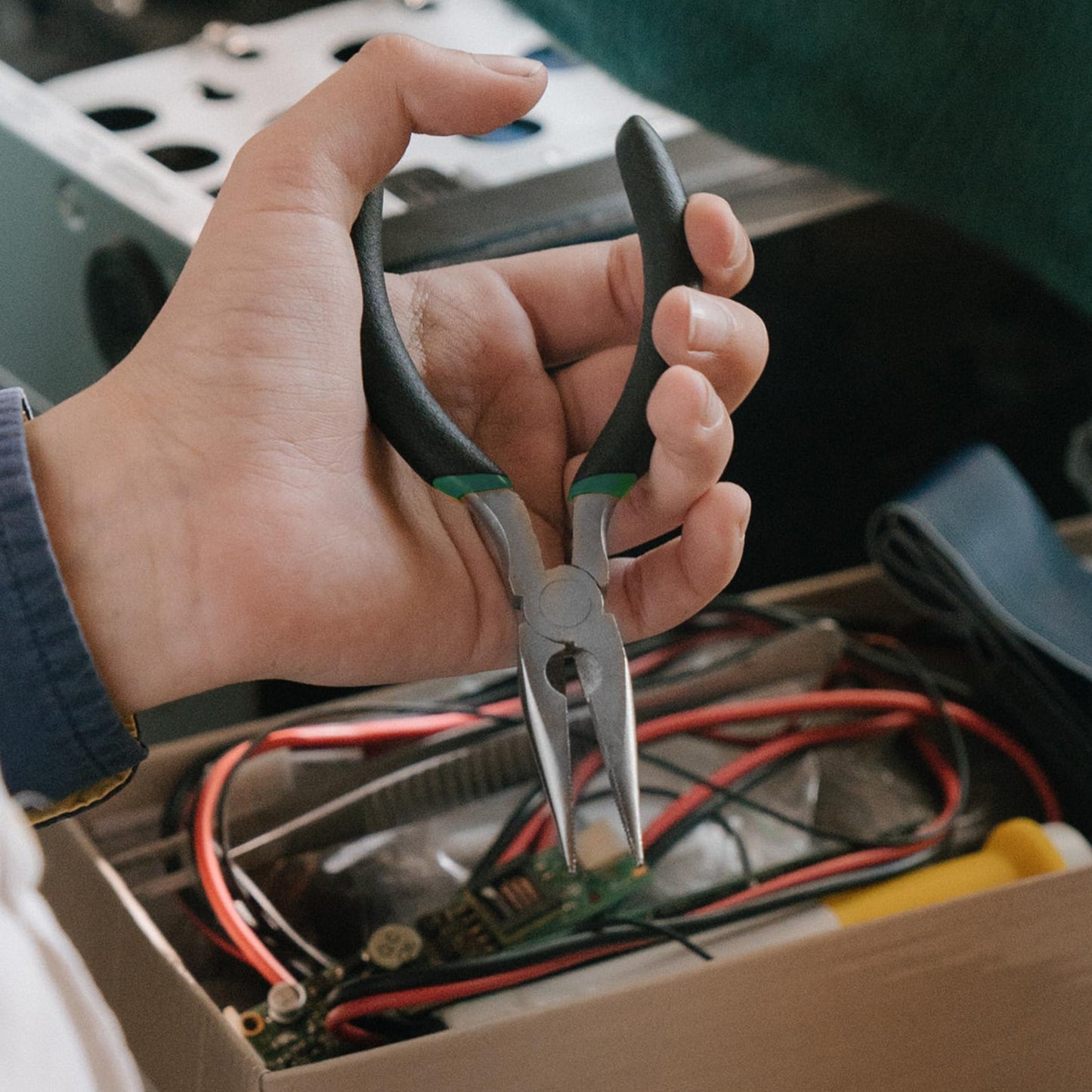 CARTMAN 148Piece Tool Set General Household Hand Tool Kit with Plastic Toolbox Storage Case Blue