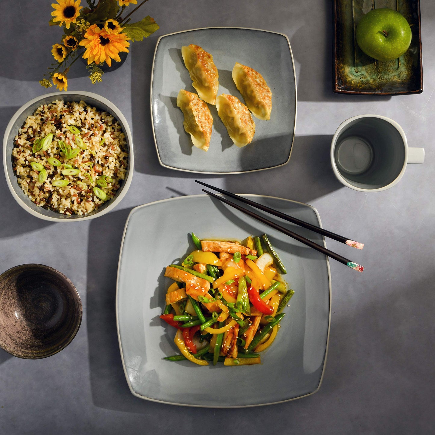 Gibson Soho Lounge Square Reactive Glaze Dinnerware Set, Red, Service for 4 (16pcs)